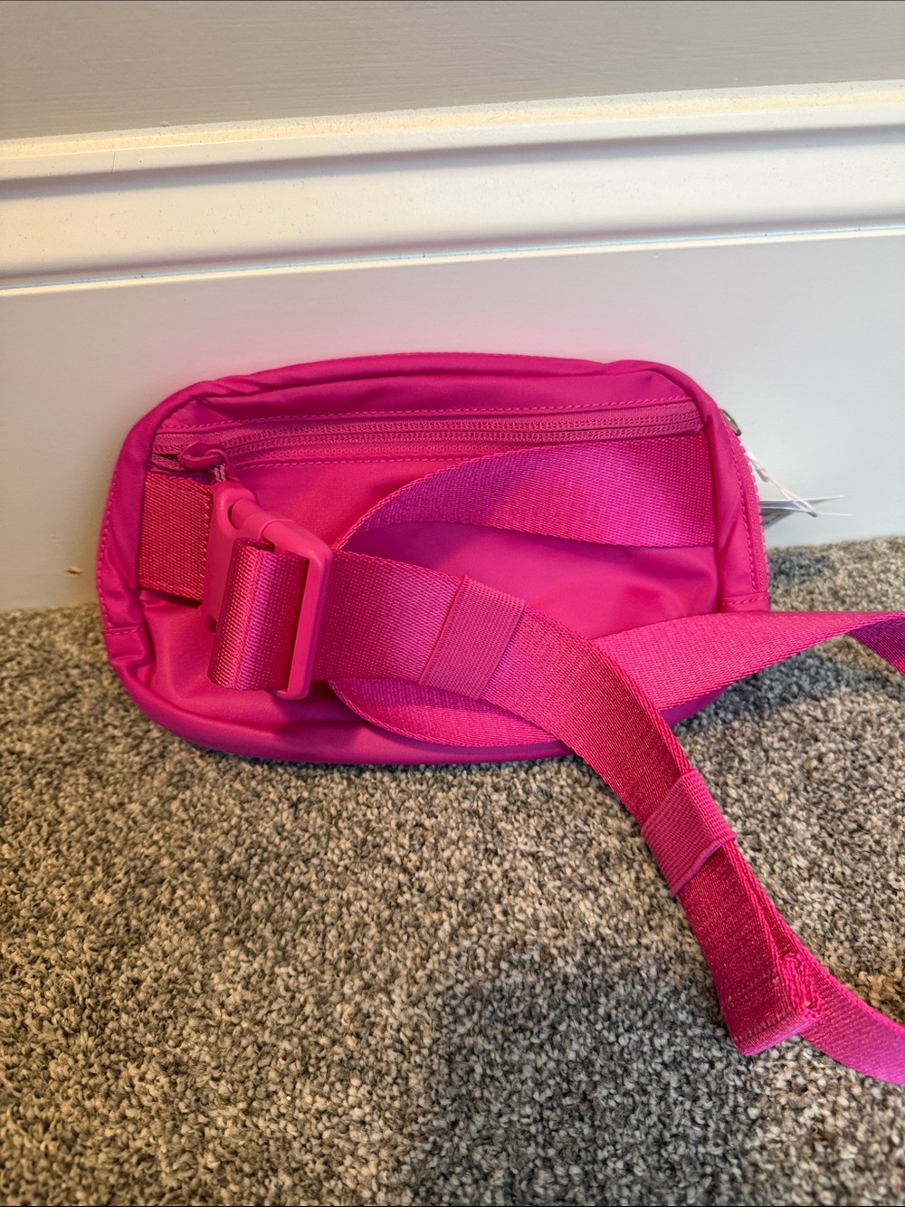 NWT Lululemon Belt Bag in Sonic Pink - Picture 3 of 4
